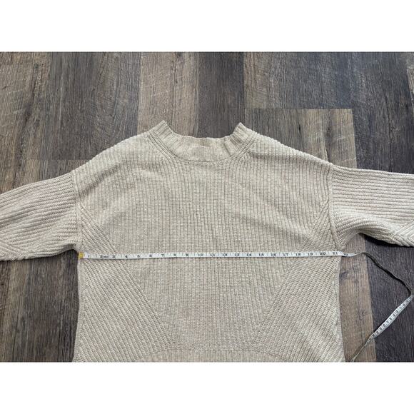 American Eagle Beige Knit Sweater Size Medium - Picture 3 of 5